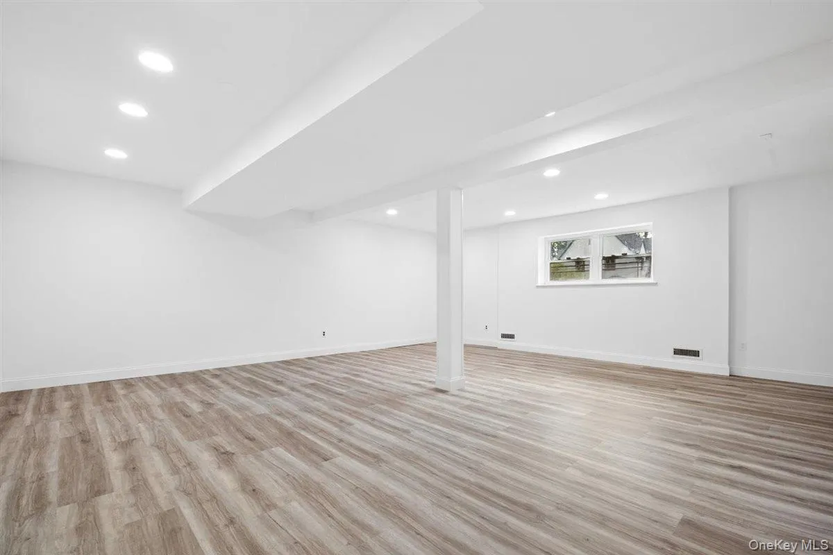 36 Chatham Road, New Rochelle, NY, 3 Bedrooms Bedrooms, 7 Rooms Rooms,2 BathroomsBathrooms,Residential Lease,For Rent,Chatham,0,1042041 36 Chatham Road, New Rochelle, NY, 3 Bedrooms Bedrooms, 7 Rooms Rooms,2 BathroomsBathrooms,Residential Lease,For Rent,Chatham,0,1042041
