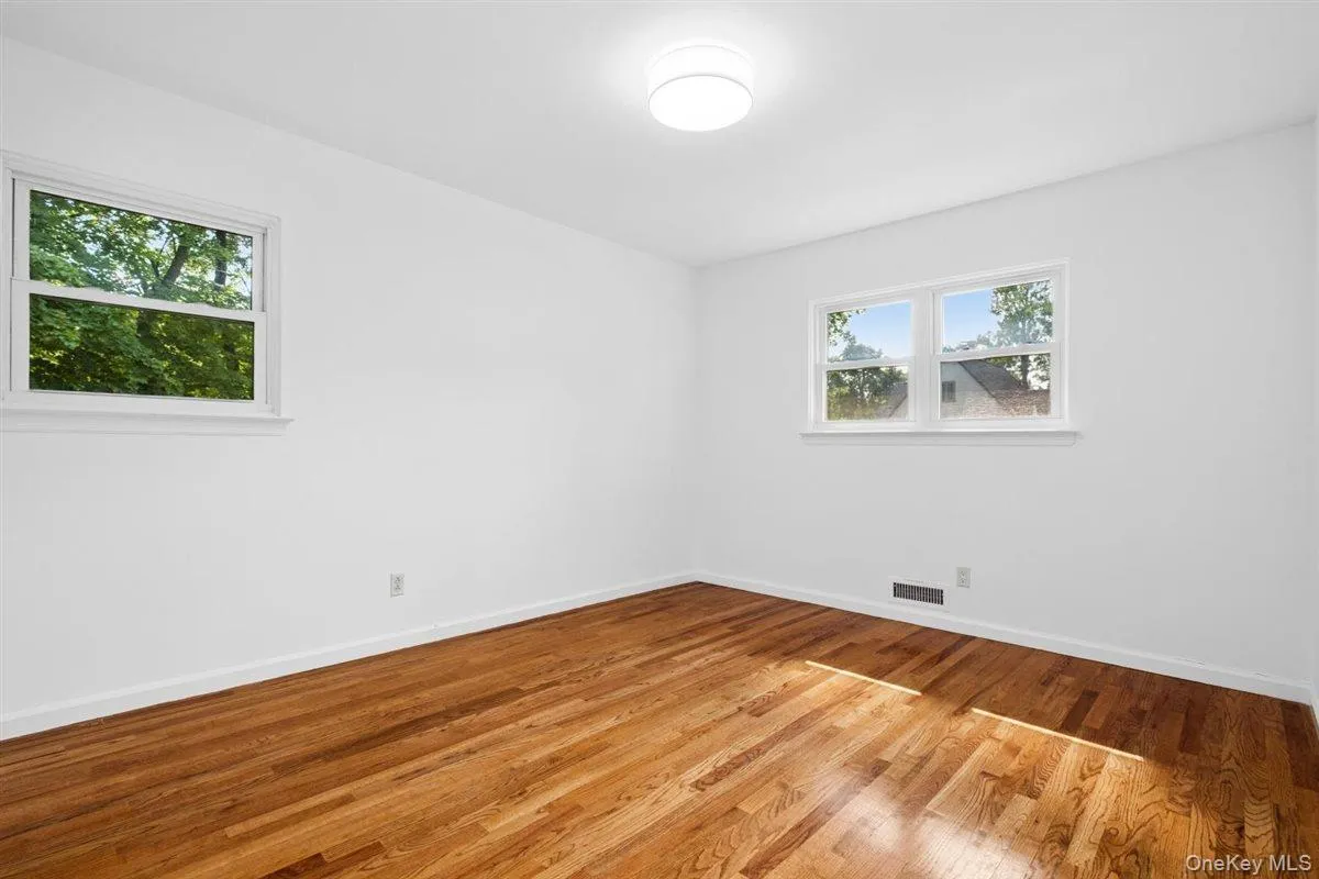 36 Chatham Road, New Rochelle, NY, 3 Bedrooms Bedrooms, 7 Rooms Rooms,2 BathroomsBathrooms,Residential Lease,For Rent,Chatham,0,1042041 36 Chatham Road, New Rochelle, NY, 3 Bedrooms Bedrooms, 7 Rooms Rooms,2 BathroomsBathrooms,Residential Lease,For Rent,Chatham,0,1042041