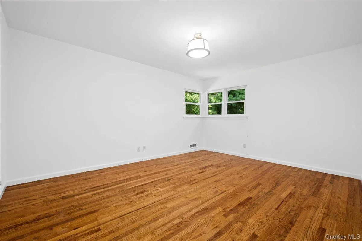 36 Chatham Road, New Rochelle, NY, 3 Bedrooms Bedrooms, 7 Rooms Rooms,2 BathroomsBathrooms,Residential Lease,For Rent,Chatham,0,1042041 36 Chatham Road, New Rochelle, NY, 3 Bedrooms Bedrooms, 7 Rooms Rooms,2 BathroomsBathrooms,Residential Lease,For Rent,Chatham,0,1042041