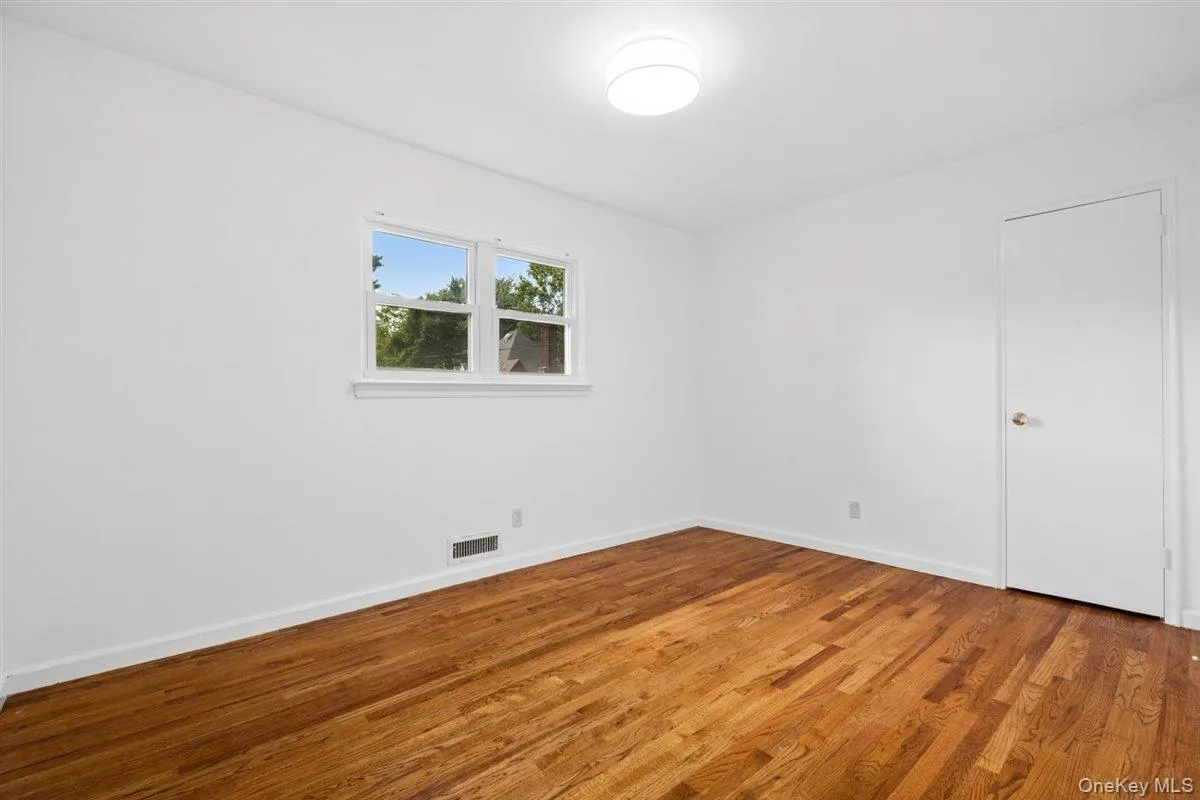 36 Chatham Road, New Rochelle, NY, 3 Bedrooms Bedrooms, 7 Rooms Rooms,2 BathroomsBathrooms,Residential Lease,For Rent,Chatham,0,1042041 36 Chatham Road, New Rochelle, NY, 3 Bedrooms Bedrooms, 7 Rooms Rooms,2 BathroomsBathrooms,Residential Lease,For Rent,Chatham,0,1042041