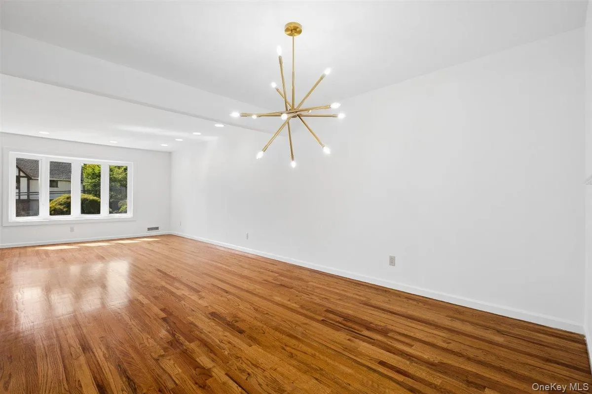 36 Chatham Road, New Rochelle, NY, 3 Bedrooms Bedrooms, 7 Rooms Rooms,2 BathroomsBathrooms,Residential Lease,For Rent,Chatham,0,1042041 36 Chatham Road, New Rochelle, NY, 3 Bedrooms Bedrooms, 7 Rooms Rooms,2 BathroomsBathrooms,Residential Lease,For Rent,Chatham,0,1042041