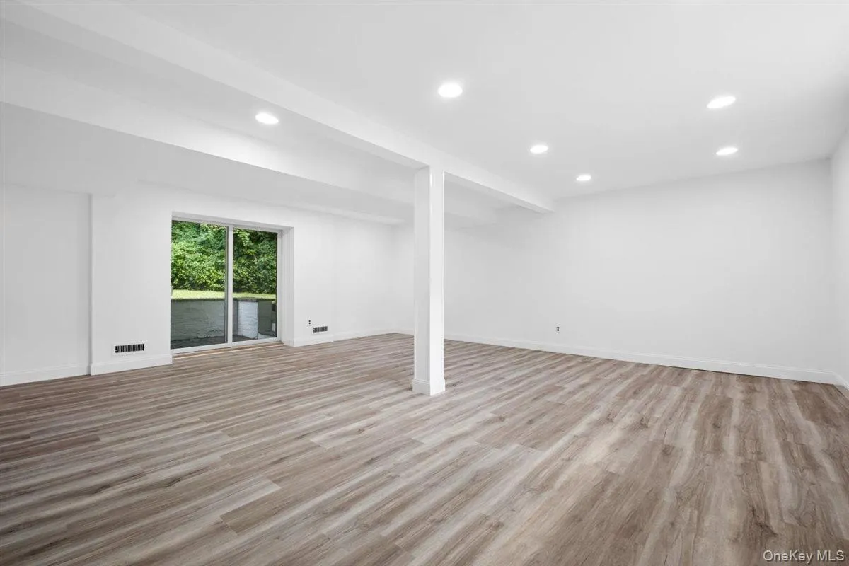 36 Chatham Road, New Rochelle, NY, 3 Bedrooms Bedrooms, 7 Rooms Rooms,2 BathroomsBathrooms,Residential Lease,For Rent,Chatham,0,1042041 36 Chatham Road, New Rochelle, NY, 3 Bedrooms Bedrooms, 7 Rooms Rooms,2 BathroomsBathrooms,Residential Lease,For Rent,Chatham,0,1042041