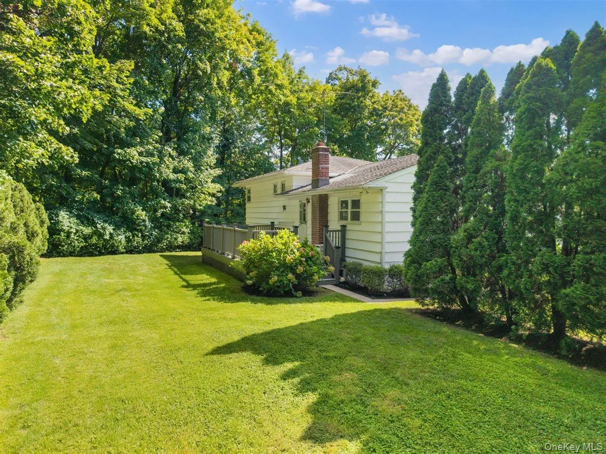36 Chatham Road, New Rochelle, NY, 3 Bedrooms Bedrooms, 7 Rooms Rooms,2 BathroomsBathrooms,Residential Lease,For Rent,Chatham,0,1042041 36 Chatham Road, New Rochelle, NY, 3 Bedrooms Bedrooms, 7 Rooms Rooms,2 BathroomsBathrooms,Residential Lease,For Rent,Chatham,0,1042041