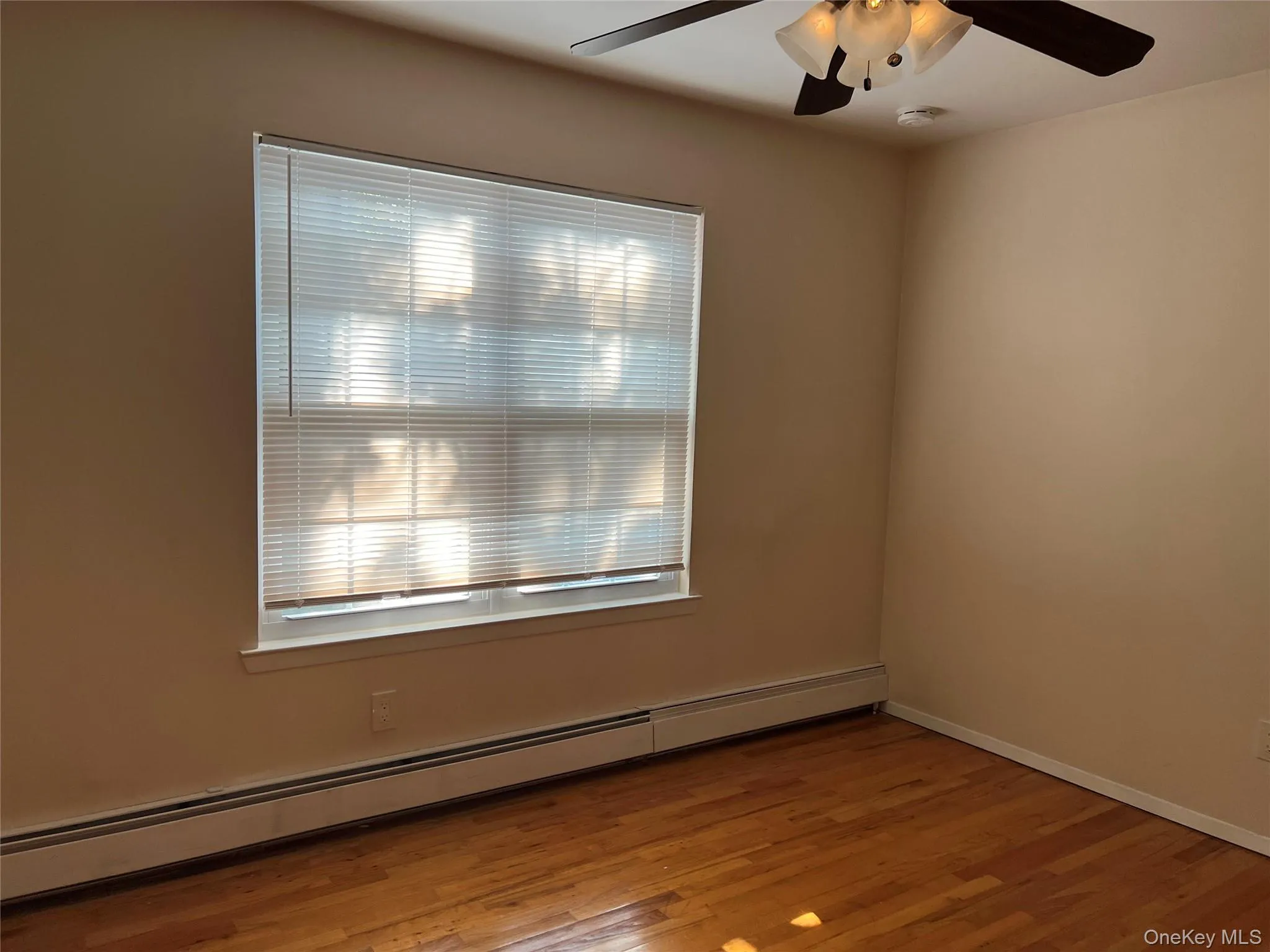32 Hammond Road, Glen Cove, NY, 3 Bedrooms Bedrooms, 6 Rooms Rooms,2 BathroomsBathrooms,Residential Lease,For Rent,Hammond,0,1042044 32 Hammond Road, Glen Cove, NY, 3 Bedrooms Bedrooms, 6 Rooms Rooms,2 BathroomsBathrooms,Residential Lease,For Rent,Hammond,0,1042044