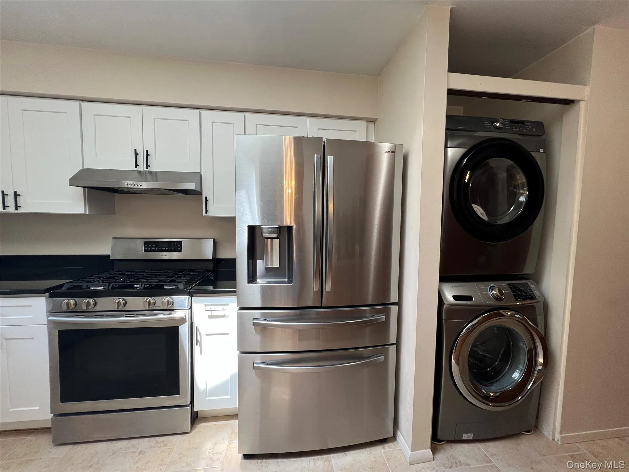 32 Hammond Road, Glen Cove, NY, 3 Bedrooms Bedrooms, 6 Rooms Rooms,2 BathroomsBathrooms,Residential Lease,For Rent,Hammond,0,1042044 32 Hammond Road, Glen Cove, NY, 3 Bedrooms Bedrooms, 6 Rooms Rooms,2 BathroomsBathrooms,Residential Lease,For Rent,Hammond,0,1042044