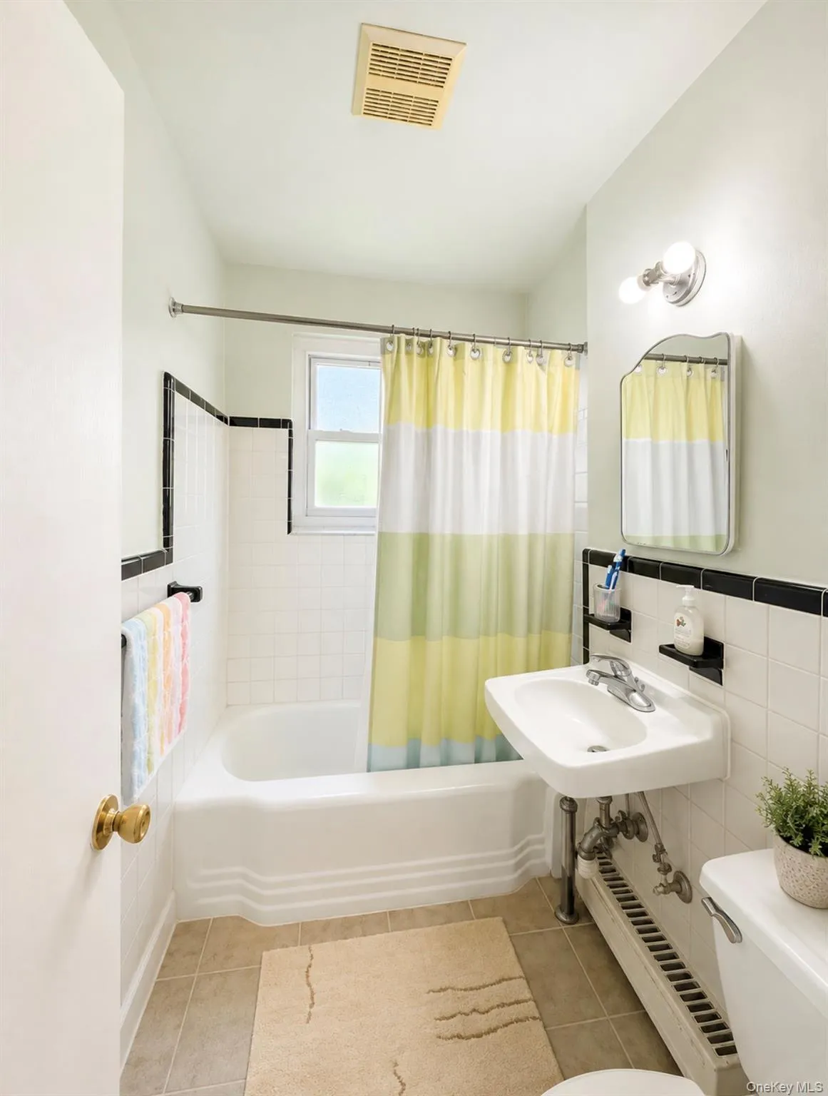 6909 150 Street, New York, NY, 1 Bedroom Bedrooms, 3 Rooms Rooms,1 BathroomBathrooms,Residential,For Rent,150,0,1042049 6909 150 Street, New York, NY, 1 Bedroom Bedrooms, 3 Rooms Rooms,1 BathroomBathrooms,Residential,For Rent,150,0,1042049