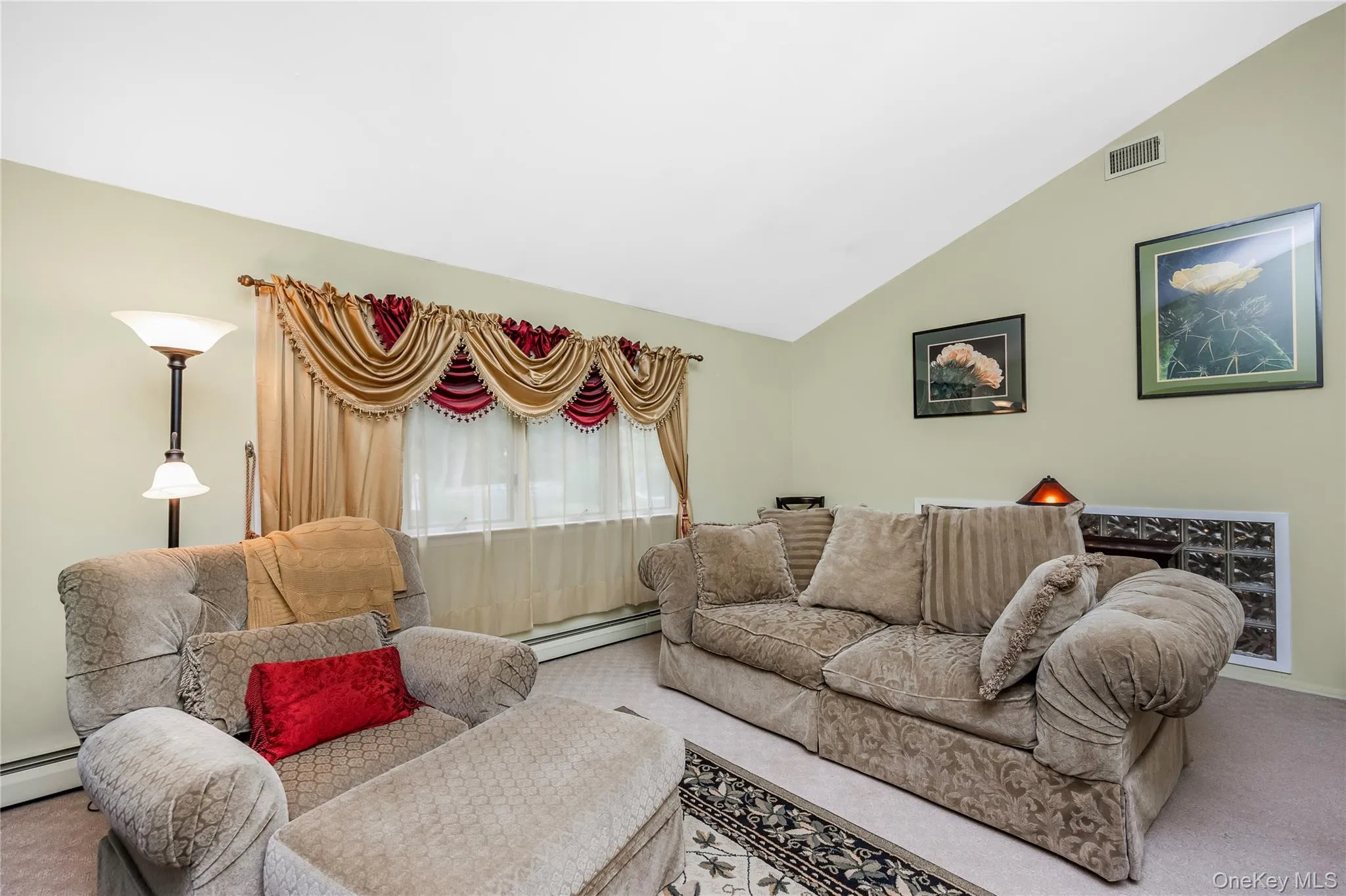 15 Melrose Lane, Smithtown, NY, 4 Bedrooms Bedrooms, 8 Rooms Rooms,2 BathroomsBathrooms,Residential,For Rent,Melrose,0,1042052 15 Melrose Lane, Smithtown, NY, 4 Bedrooms Bedrooms, 8 Rooms Rooms,2 BathroomsBathrooms,Residential,For Rent,Melrose,0,1042052