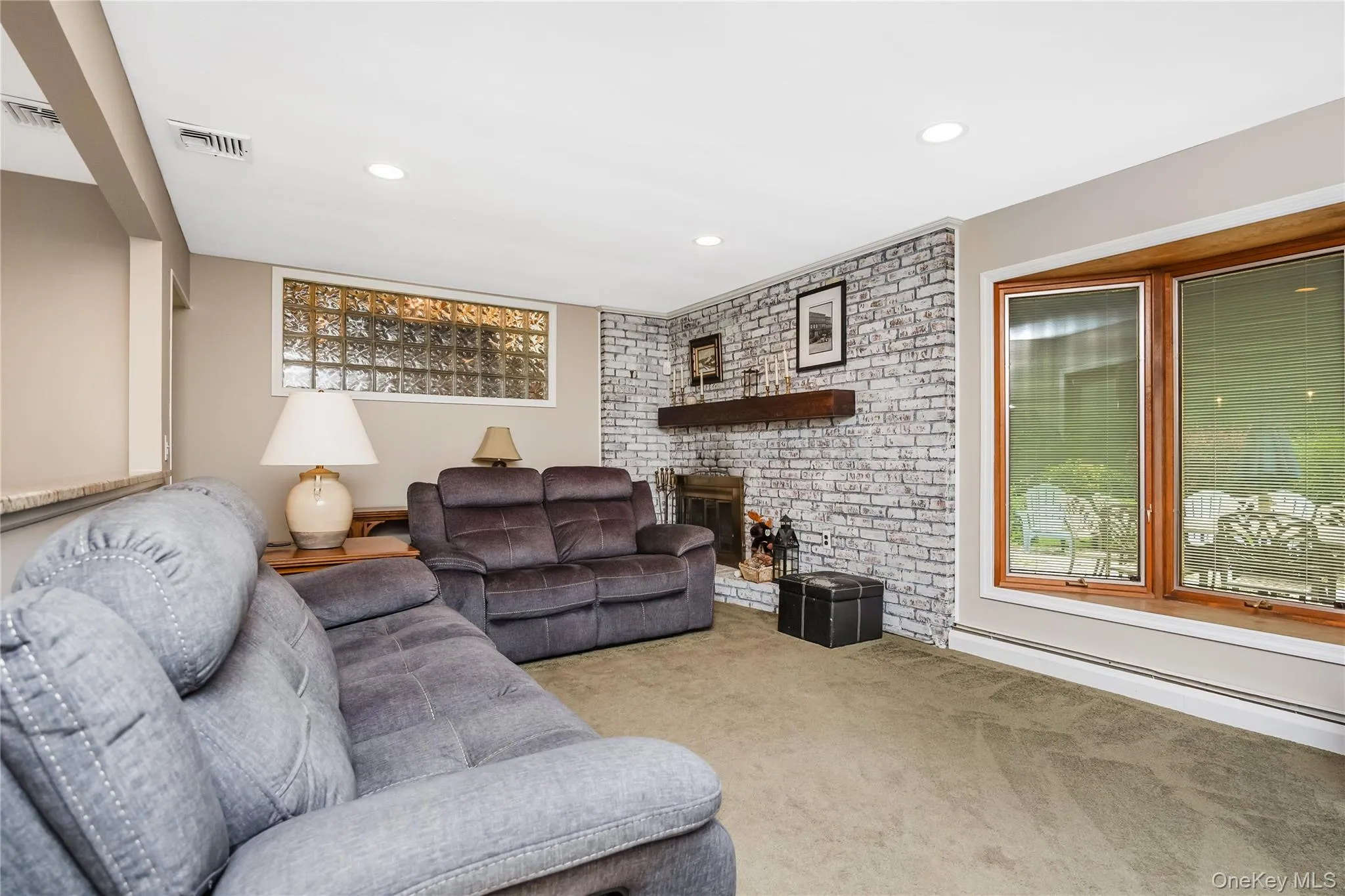 15 Melrose Lane, Smithtown, NY, 4 Bedrooms Bedrooms, 8 Rooms Rooms,2 BathroomsBathrooms,Residential,For Rent,Melrose,0,1042052 15 Melrose Lane, Smithtown, NY, 4 Bedrooms Bedrooms, 8 Rooms Rooms,2 BathroomsBathrooms,Residential,For Rent,Melrose,0,1042052