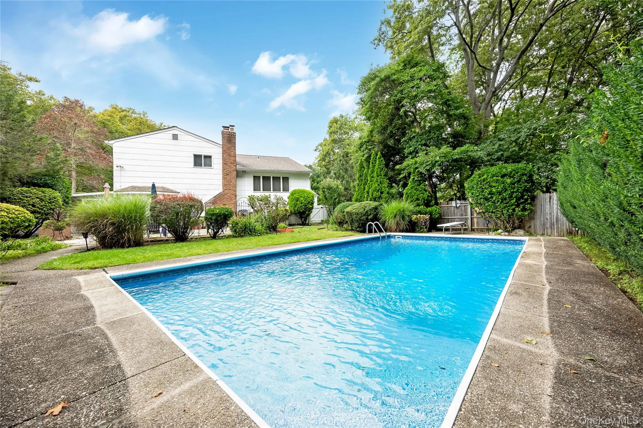 15 Melrose Lane, Smithtown, NY, 4 Bedrooms Bedrooms, 8 Rooms Rooms,2 BathroomsBathrooms,Residential,For Rent,Melrose,0,1042052 15 Melrose Lane, Smithtown, NY, 4 Bedrooms Bedrooms, 8 Rooms Rooms,2 BathroomsBathrooms,Residential,For Rent,Melrose,0,1042052