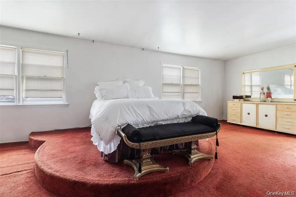 20 Old Farm Road, New Rochelle, NY, 5 Bedrooms Bedrooms, 9 Rooms Rooms,2 BathroomsBathrooms,Residential,For Rent,Old Farm,0,1042062 20 Old Farm Road, New Rochelle, NY, 5 Bedrooms Bedrooms, 9 Rooms Rooms,2 BathroomsBathrooms,Residential,For Rent,Old Farm,0,1042062