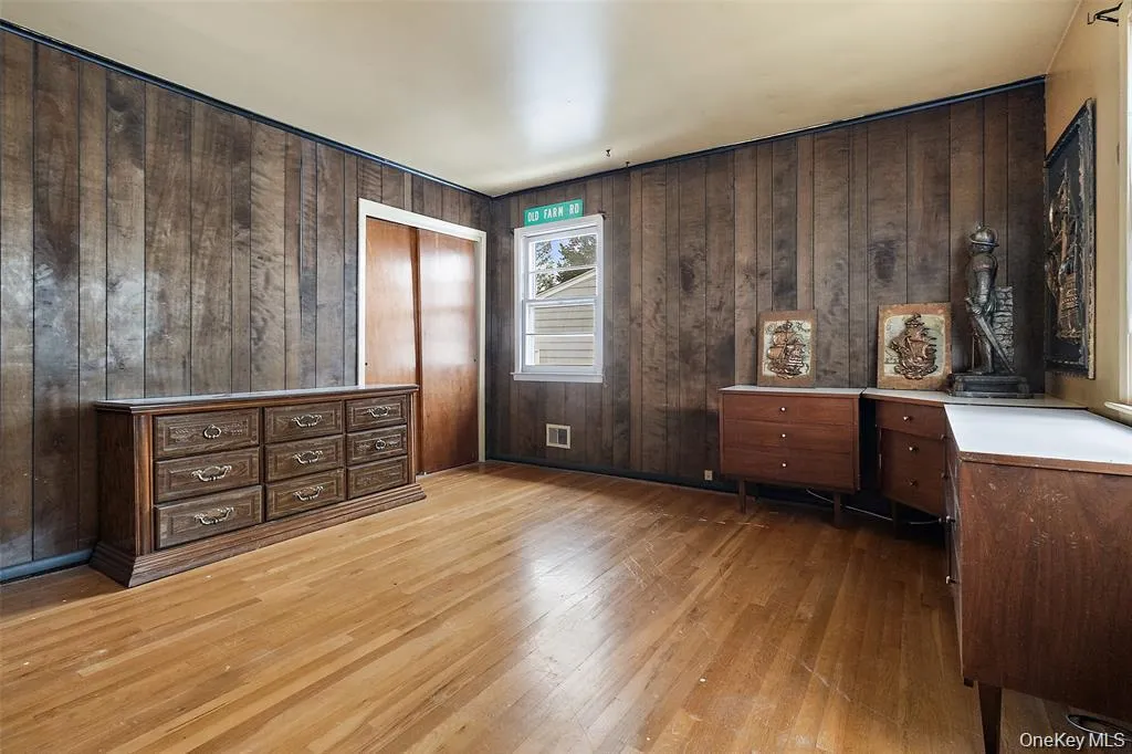 20 Old Farm Road, New Rochelle, NY, 5 Bedrooms Bedrooms, 9 Rooms Rooms,2 BathroomsBathrooms,Residential,For Rent,Old Farm,0,1042062 20 Old Farm Road, New Rochelle, NY, 5 Bedrooms Bedrooms, 9 Rooms Rooms,2 BathroomsBathrooms,Residential,For Rent,Old Farm,0,1042062