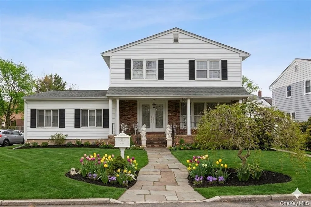 Virtually Enhanced.Schedule your showing today! Virtually Enhanced.Schedule your showing today!