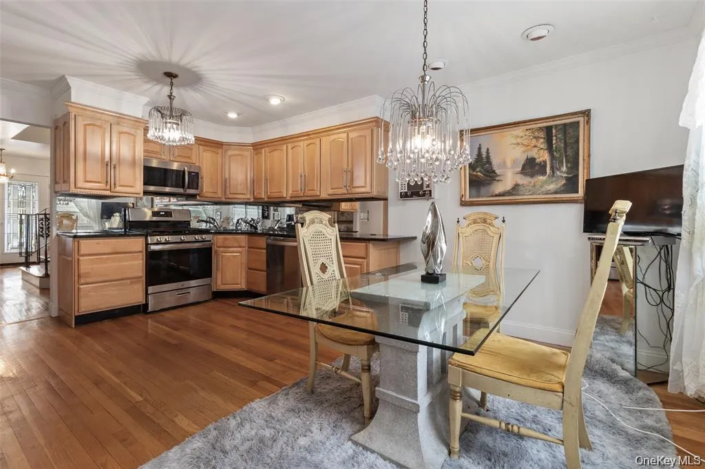 20 Old Farm Road, New Rochelle, NY, 5 Bedrooms Bedrooms, 9 Rooms Rooms,2 BathroomsBathrooms,Residential,For Rent,Old Farm,0,1042062 20 Old Farm Road, New Rochelle, NY, 5 Bedrooms Bedrooms, 9 Rooms Rooms,2 BathroomsBathrooms,Residential,For Rent,Old Farm,0,1042062