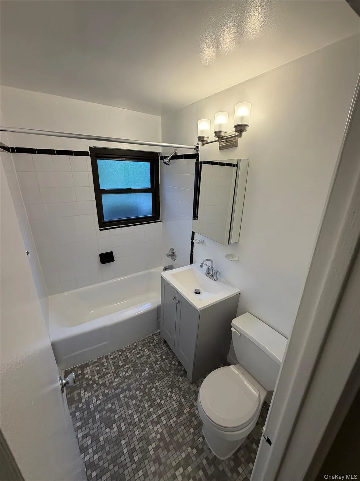 125 Central Avenue, Rye City, NY, 4 Bedroom Bedrooms, 8 Room Rooms,2 BathroomBathrooms,Residential Lease,For Rent,Central,0,1042069 125 Central Avenue, Rye City, NY, 4 Bedroom Bedrooms, 8 Room Rooms,2 BathroomBathrooms,Residential Lease,For Rent,Central,0,1042069