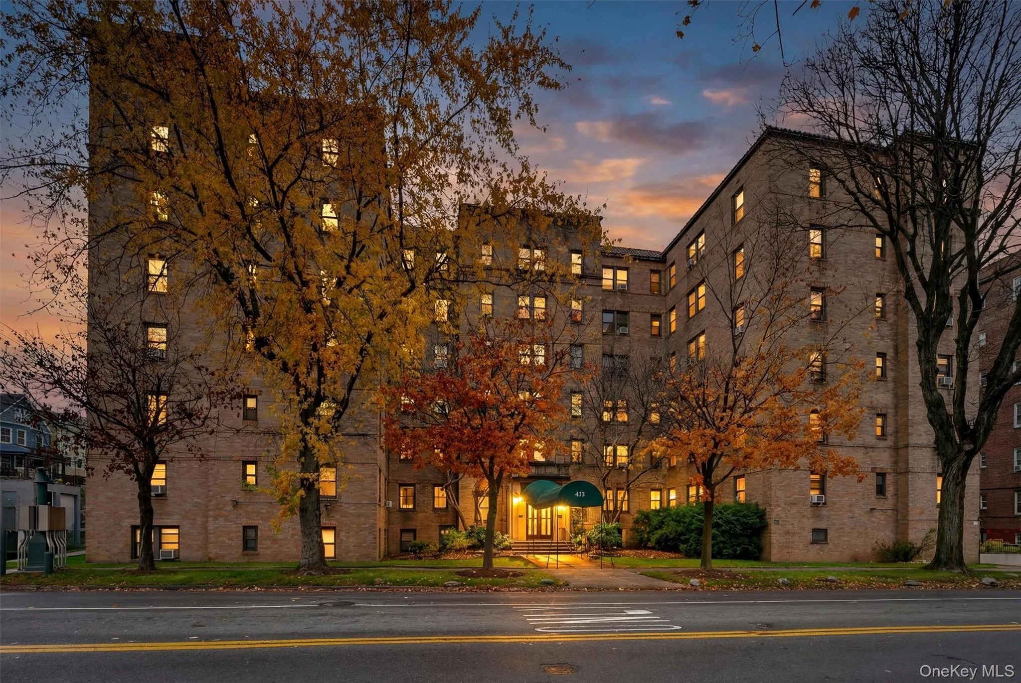 View of apartment building / complex View of apartment building / complex