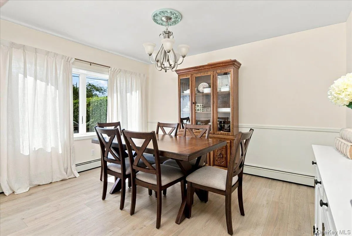 51 Dawson Avenue, Smithtown, NY, 2 Bedrooms Bedrooms, 7 Rooms Rooms,2 BathroomsBathrooms,Residential,For Rent,Dawson,0,1042076 51 Dawson Avenue, Smithtown, NY, 2 Bedrooms Bedrooms, 7 Rooms Rooms,2 BathroomsBathrooms,Residential,For Rent,Dawson,0,1042076