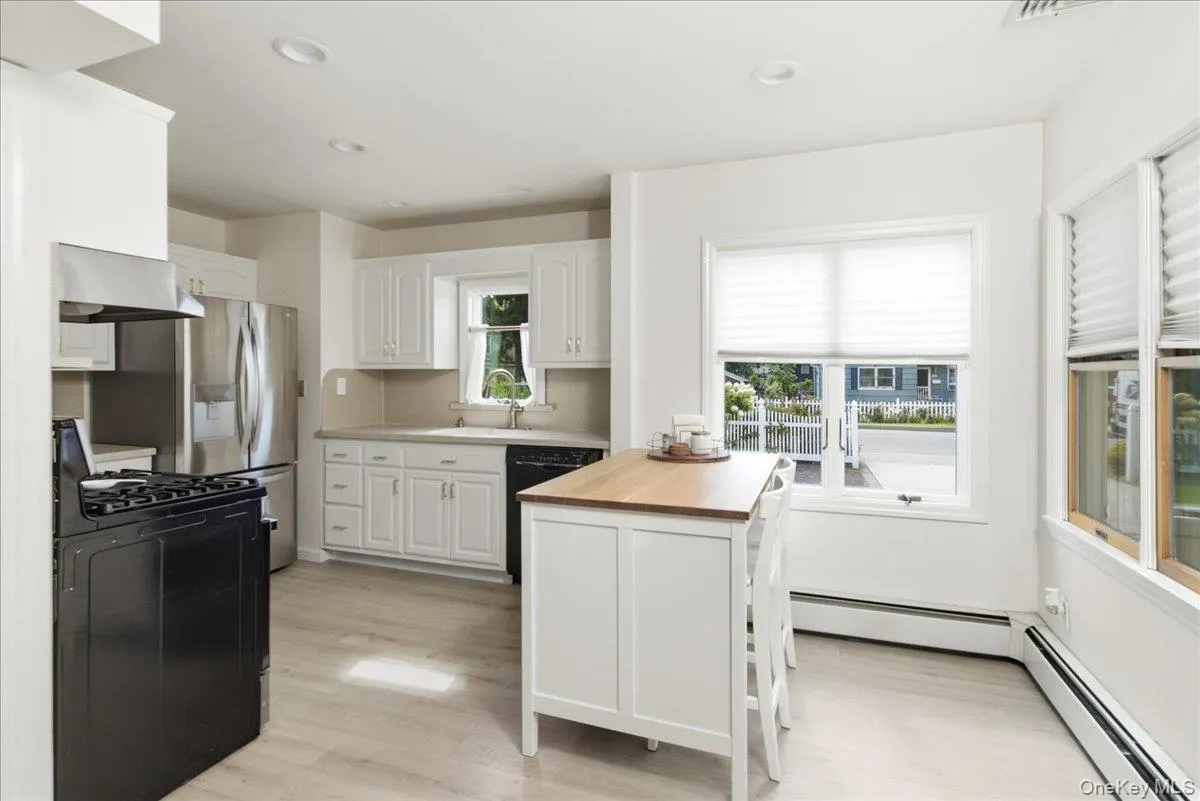 51 Dawson Avenue, Smithtown, NY, 2 Bedrooms Bedrooms, 7 Rooms Rooms,2 BathroomsBathrooms,Residential,For Rent,Dawson,0,1042076 51 Dawson Avenue, Smithtown, NY, 2 Bedrooms Bedrooms, 7 Rooms Rooms,2 BathroomsBathrooms,Residential,For Rent,Dawson,0,1042076