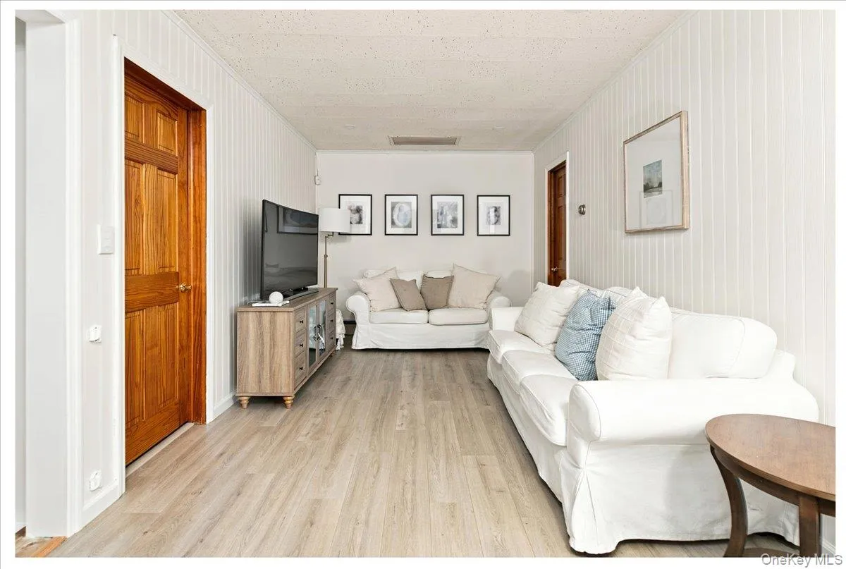 51 Dawson Avenue, Smithtown, NY, 2 Bedrooms Bedrooms, 7 Rooms Rooms,2 BathroomsBathrooms,Residential,For Rent,Dawson,0,1042076 51 Dawson Avenue, Smithtown, NY, 2 Bedrooms Bedrooms, 7 Rooms Rooms,2 BathroomsBathrooms,Residential,For Rent,Dawson,0,1042076