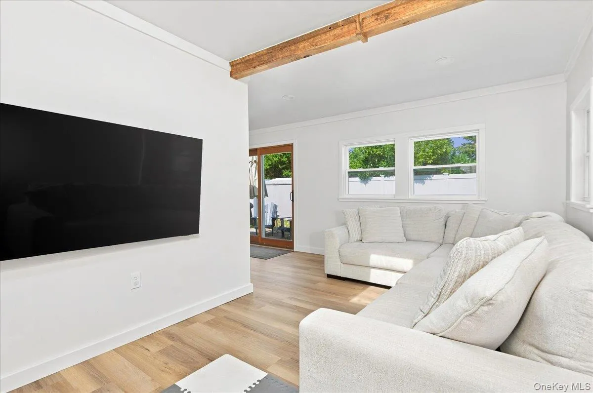 51 Dawson Avenue, Smithtown, NY, 2 Bedrooms Bedrooms, 7 Rooms Rooms,2 BathroomsBathrooms,Residential,For Rent,Dawson,0,1042076 51 Dawson Avenue, Smithtown, NY, 2 Bedrooms Bedrooms, 7 Rooms Rooms,2 BathroomsBathrooms,Residential,For Rent,Dawson,0,1042076