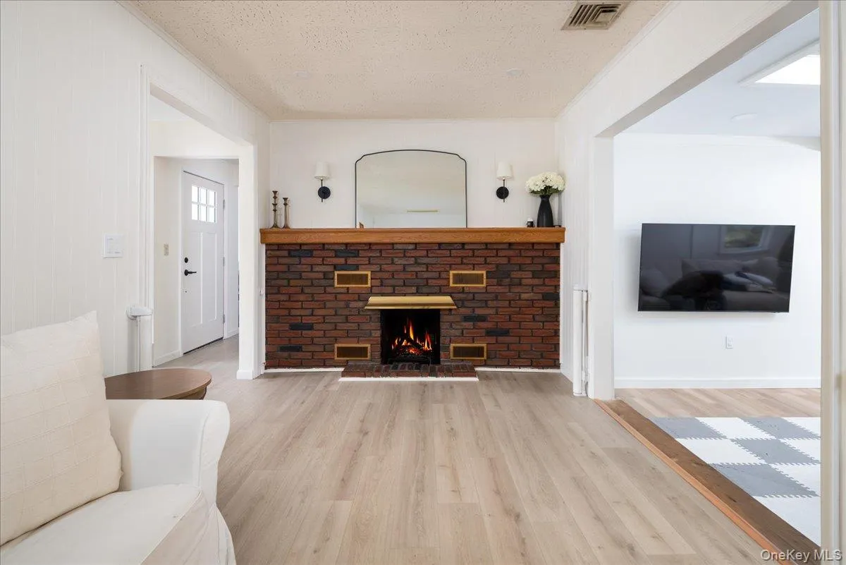 51 Dawson Avenue, Smithtown, NY, 2 Bedrooms Bedrooms, 7 Rooms Rooms,2 BathroomsBathrooms,Residential,For Rent,Dawson,0,1042076 51 Dawson Avenue, Smithtown, NY, 2 Bedrooms Bedrooms, 7 Rooms Rooms,2 BathroomsBathrooms,Residential,For Rent,Dawson,0,1042076