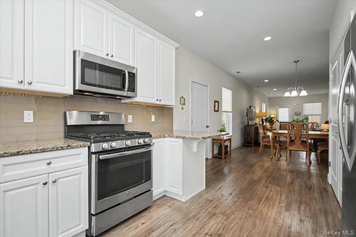 4 Alex Court, Lloyd, NY, 3 Bedrooms Bedrooms, 6 Rooms Rooms,2 BathroomsBathrooms,Residential,For Rent,Alex,0,1042078 4 Alex Court, Lloyd, NY, 3 Bedrooms Bedrooms, 6 Rooms Rooms,2 BathroomsBathrooms,Residential,For Rent,Alex,0,1042078