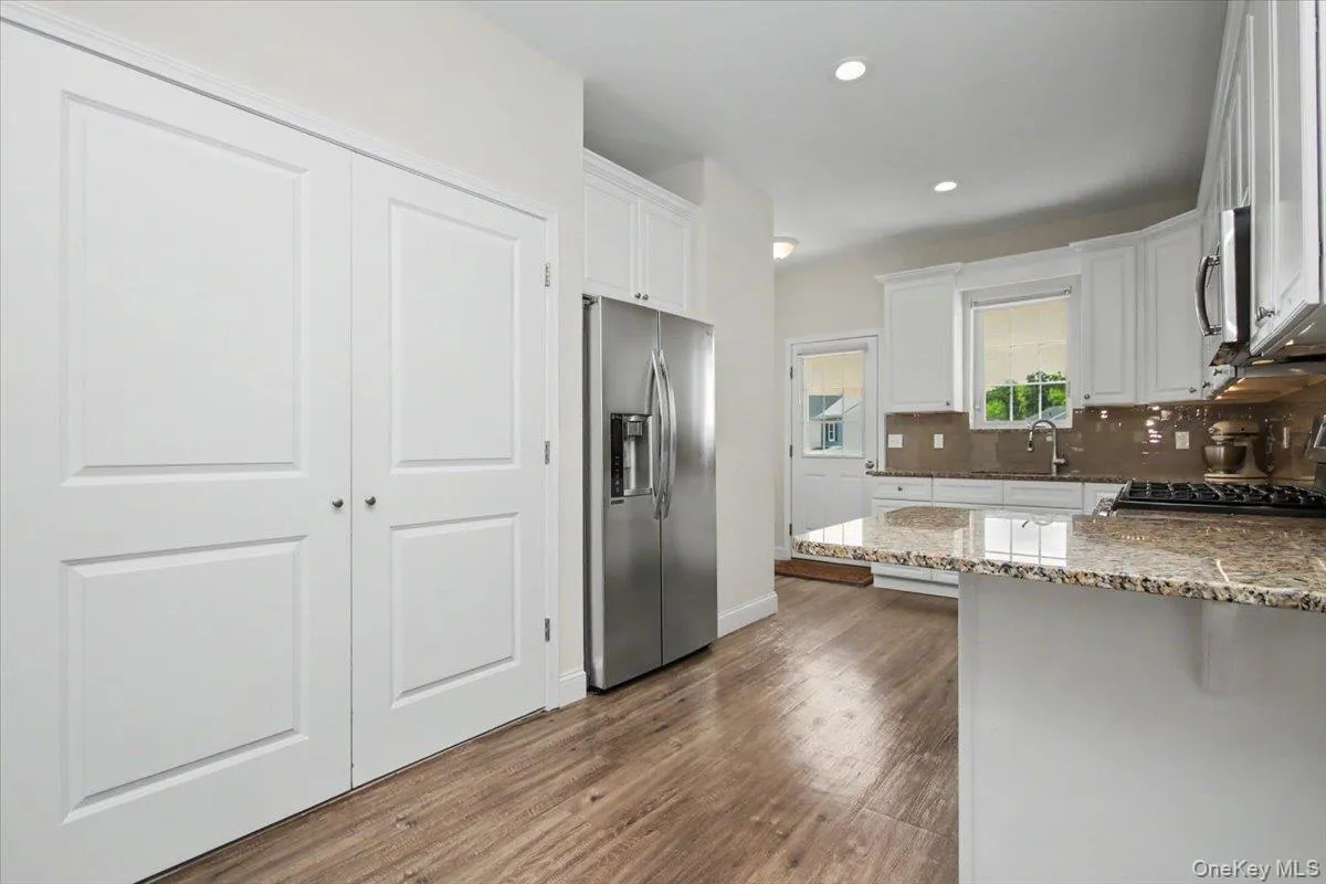 4 Alex Court, Lloyd, NY, 3 Bedrooms Bedrooms, 6 Rooms Rooms,2 BathroomsBathrooms,Residential,For Rent,Alex,0,1042078 4 Alex Court, Lloyd, NY, 3 Bedrooms Bedrooms, 6 Rooms Rooms,2 BathroomsBathrooms,Residential,For Rent,Alex,0,1042078