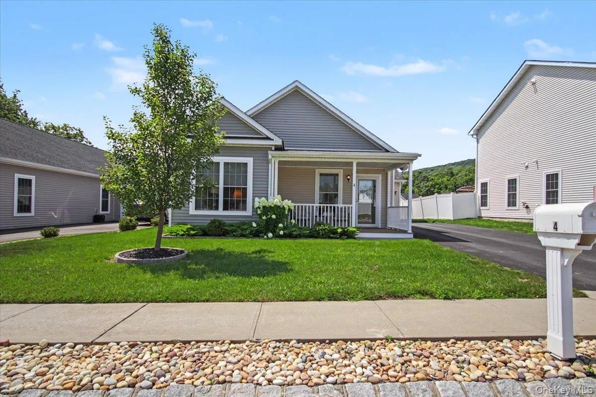 4 Alex Court, Lloyd, NY, 3 Bedrooms Bedrooms, 6 Rooms Rooms,2 BathroomsBathrooms,Residential,For Rent,Alex,0,1042078 4 Alex Court, Lloyd, NY, 3 Bedrooms Bedrooms, 6 Rooms Rooms,2 BathroomsBathrooms,Residential,For Rent,Alex,0,1042078