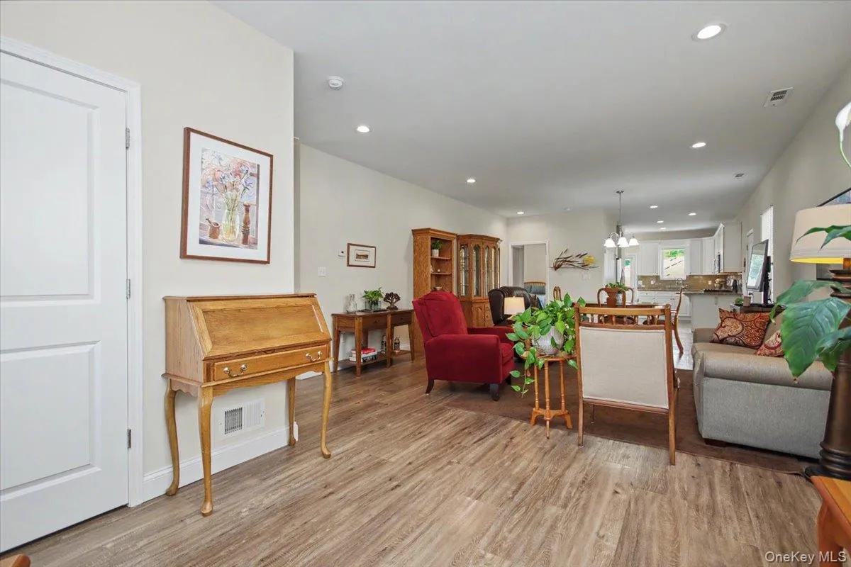 4 Alex Court, Lloyd, NY, 3 Bedrooms Bedrooms, 6 Rooms Rooms,2 BathroomsBathrooms,Residential,For Rent,Alex,0,1042078 4 Alex Court, Lloyd, NY, 3 Bedrooms Bedrooms, 6 Rooms Rooms,2 BathroomsBathrooms,Residential,For Rent,Alex,0,1042078