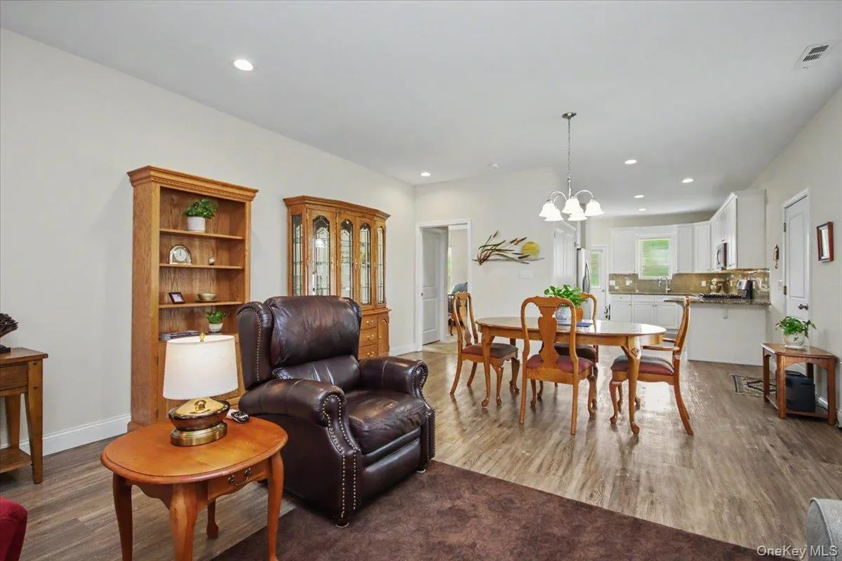 4 Alex Court, Lloyd, NY, 3 Bedrooms Bedrooms, 6 Rooms Rooms,2 BathroomsBathrooms,Residential,For Rent,Alex,0,1042078 4 Alex Court, Lloyd, NY, 3 Bedrooms Bedrooms, 6 Rooms Rooms,2 BathroomsBathrooms,Residential,For Rent,Alex,0,1042078
