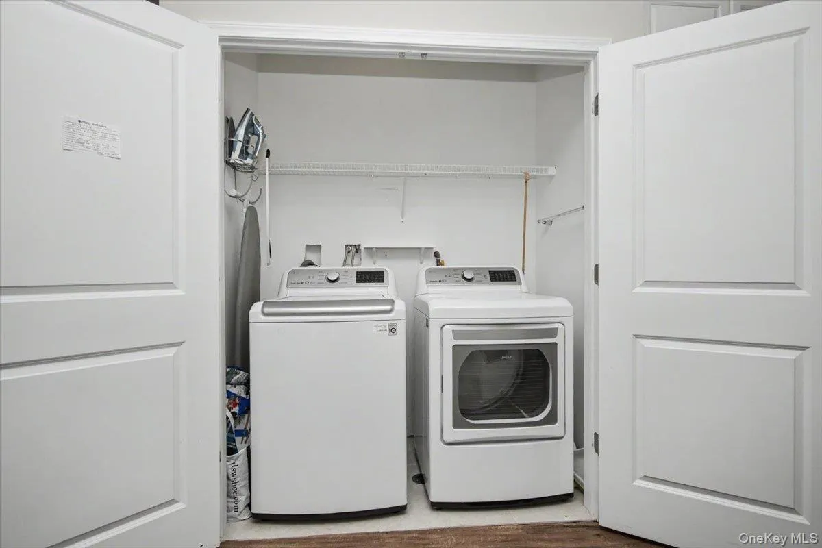4 Alex Court, Lloyd, NY, 3 Bedrooms Bedrooms, 6 Rooms Rooms,2 BathroomsBathrooms,Residential,For Rent,Alex,0,1042078 4 Alex Court, Lloyd, NY, 3 Bedrooms Bedrooms, 6 Rooms Rooms,2 BathroomsBathrooms,Residential,For Rent,Alex,0,1042078