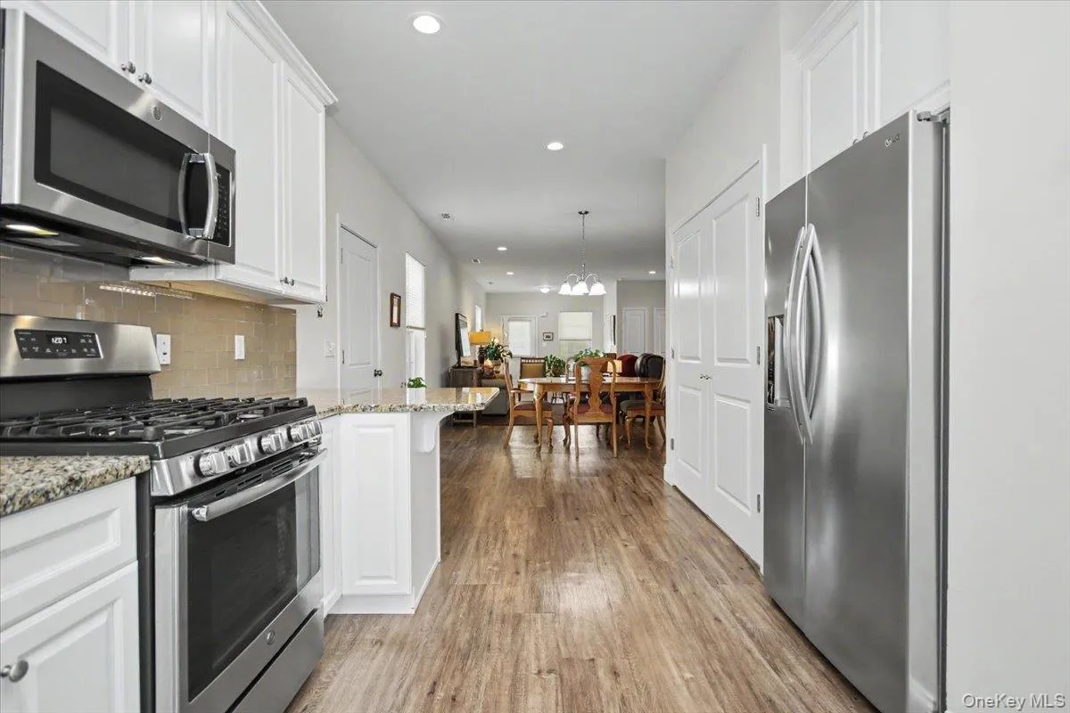 4 Alex Court, Lloyd, NY, 3 Bedrooms Bedrooms, 6 Rooms Rooms,2 BathroomsBathrooms,Residential,For Rent,Alex,0,1042078 4 Alex Court, Lloyd, NY, 3 Bedrooms Bedrooms, 6 Rooms Rooms,2 BathroomsBathrooms,Residential,For Rent,Alex,0,1042078