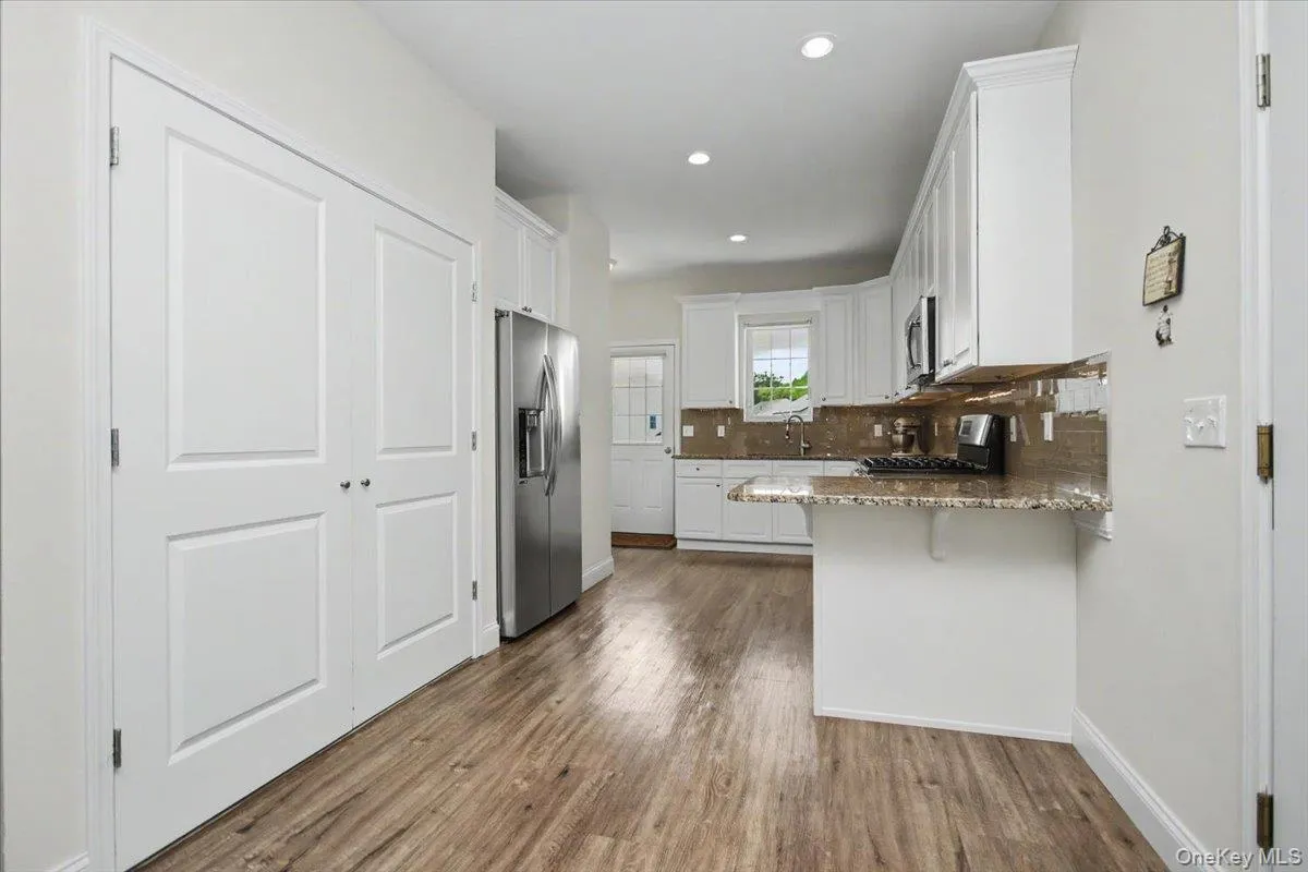 4 Alex Court, Lloyd, NY, 3 Bedrooms Bedrooms, 6 Rooms Rooms,2 BathroomsBathrooms,Residential,For Rent,Alex,0,1042078 4 Alex Court, Lloyd, NY, 3 Bedrooms Bedrooms, 6 Rooms Rooms,2 BathroomsBathrooms,Residential,For Rent,Alex,0,1042078