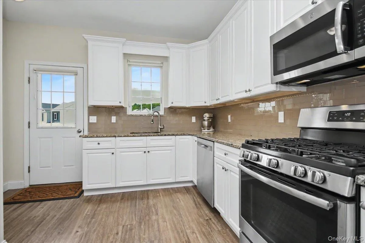 4 Alex Court, Lloyd, NY, 3 Bedrooms Bedrooms, 6 Rooms Rooms,2 BathroomsBathrooms,Residential,For Rent,Alex,0,1042078 4 Alex Court, Lloyd, NY, 3 Bedrooms Bedrooms, 6 Rooms Rooms,2 BathroomsBathrooms,Residential,For Rent,Alex,0,1042078