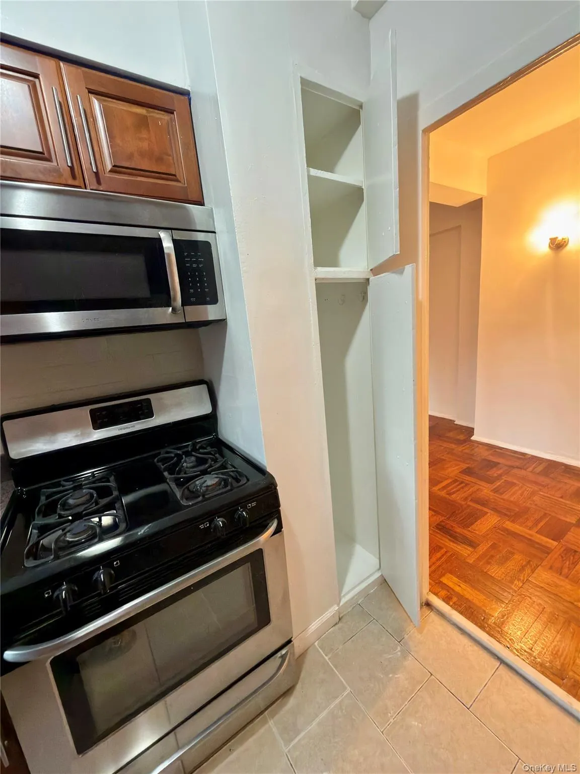 1591 Metropolitan Avenue, New York, NY, 1 Bedroom Bedrooms, 3 Rooms Rooms,1 BathroomBathrooms,Residential,For Rent,Metropolitan,0,1042082 1591 Metropolitan Avenue, New York, NY, 1 Bedroom Bedrooms, 3 Rooms Rooms,1 BathroomBathrooms,Residential,For Rent,Metropolitan,0,1042082
