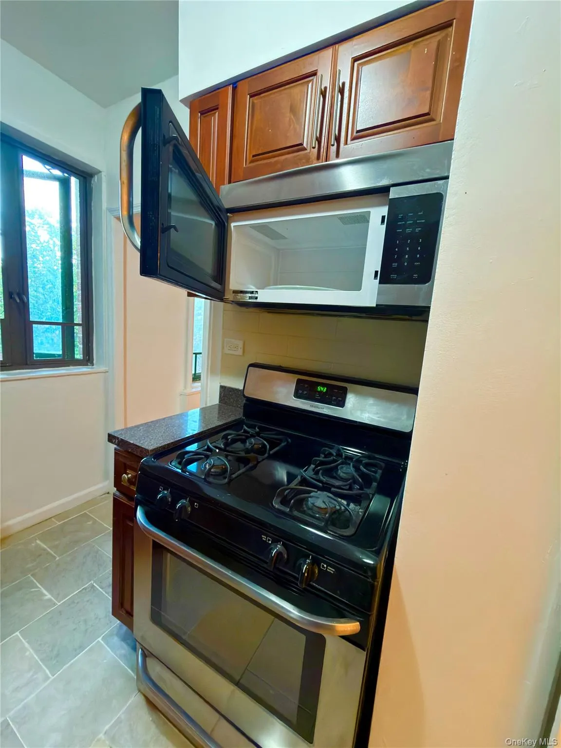 1591 Metropolitan Avenue, New York, NY, 1 Bedroom Bedrooms, 3 Rooms Rooms,1 BathroomBathrooms,Residential,For Rent,Metropolitan,0,1042082 1591 Metropolitan Avenue, New York, NY, 1 Bedroom Bedrooms, 3 Rooms Rooms,1 BathroomBathrooms,Residential,For Rent,Metropolitan,0,1042082