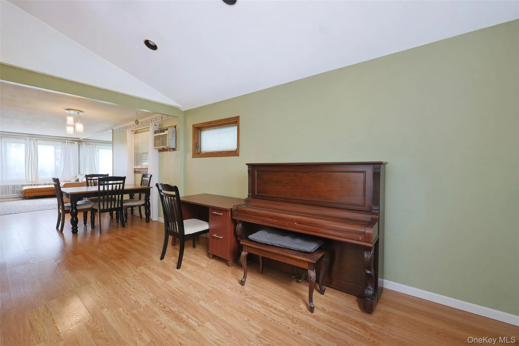 58-12 229th Street, New York, NY, 2 Bedrooms Bedrooms, 6 Rooms Rooms,2 BathroomsBathrooms,Residential,For Rent,229th,0,1042086 58-12 229th Street, New York, NY, 2 Bedrooms Bedrooms, 6 Rooms Rooms,2 BathroomsBathrooms,Residential,For Rent,229th,0,1042086