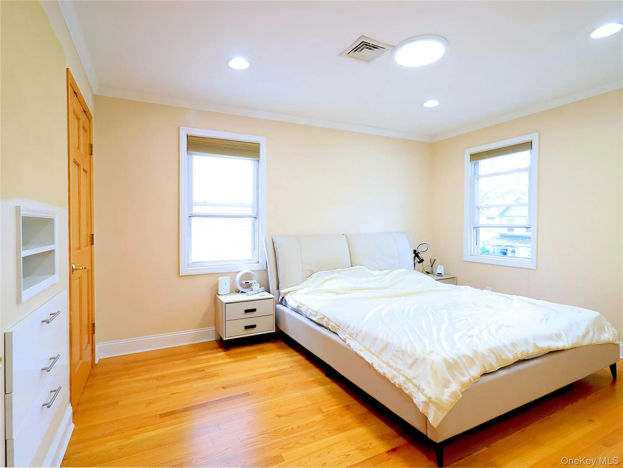 3415 208th Street, New York, NY, 4 Bedrooms Bedrooms, 12 Rooms Rooms,2 BathroomsBathrooms,Residential,For Rent,208th,0,1042087 3415 208th Street, New York, NY, 4 Bedrooms Bedrooms, 12 Rooms Rooms,2 BathroomsBathrooms,Residential,For Rent,208th,0,1042087