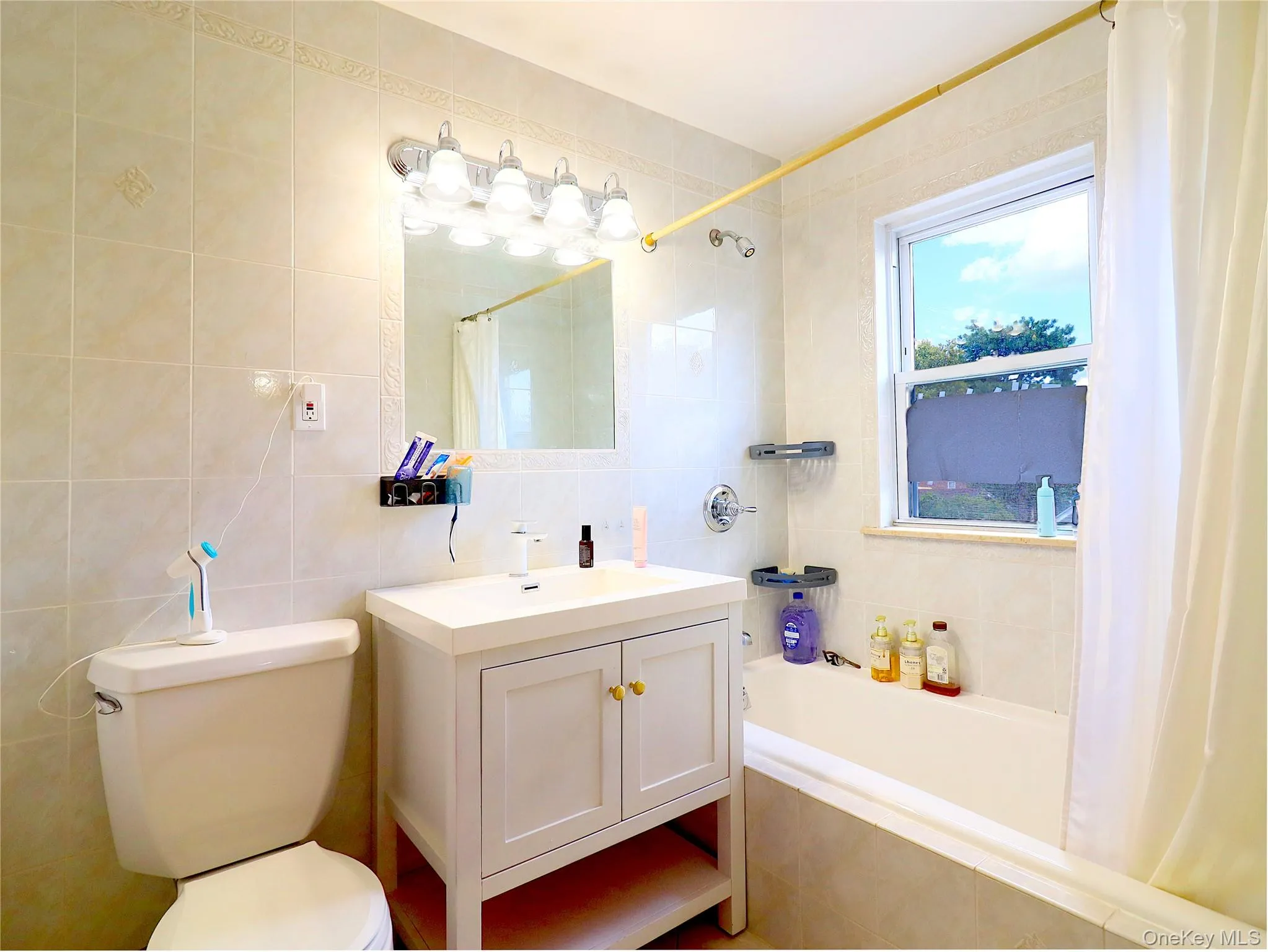 3415 208th Street, New York, NY, 4 Bedrooms Bedrooms, 12 Rooms Rooms,2 BathroomsBathrooms,Residential,For Rent,208th,0,1042087 3415 208th Street, New York, NY, 4 Bedrooms Bedrooms, 12 Rooms Rooms,2 BathroomsBathrooms,Residential,For Rent,208th,0,1042087
