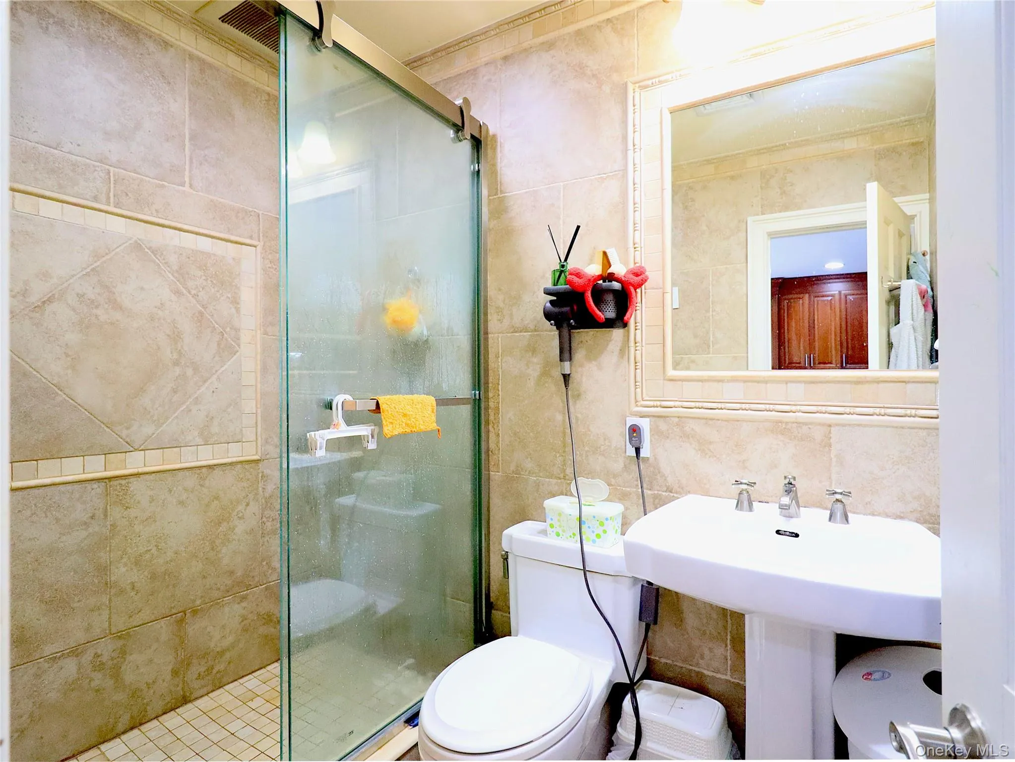 3415 208th Street, New York, NY, 4 Bedrooms Bedrooms, 12 Rooms Rooms,2 BathroomsBathrooms,Residential,For Rent,208th,0,1042087 3415 208th Street, New York, NY, 4 Bedrooms Bedrooms, 12 Rooms Rooms,2 BathroomsBathrooms,Residential,For Rent,208th,0,1042087