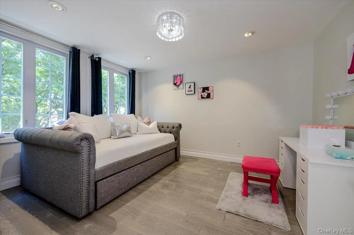 8941 240th Street, New York, NY, 3 Bedrooms Bedrooms, 6 Rooms Rooms,2 BathroomsBathrooms,Residential,For Rent,240th,0,1042088 8941 240th Street, New York, NY, 3 Bedrooms Bedrooms, 6 Rooms Rooms,2 BathroomsBathrooms,Residential,For Rent,240th,0,1042088