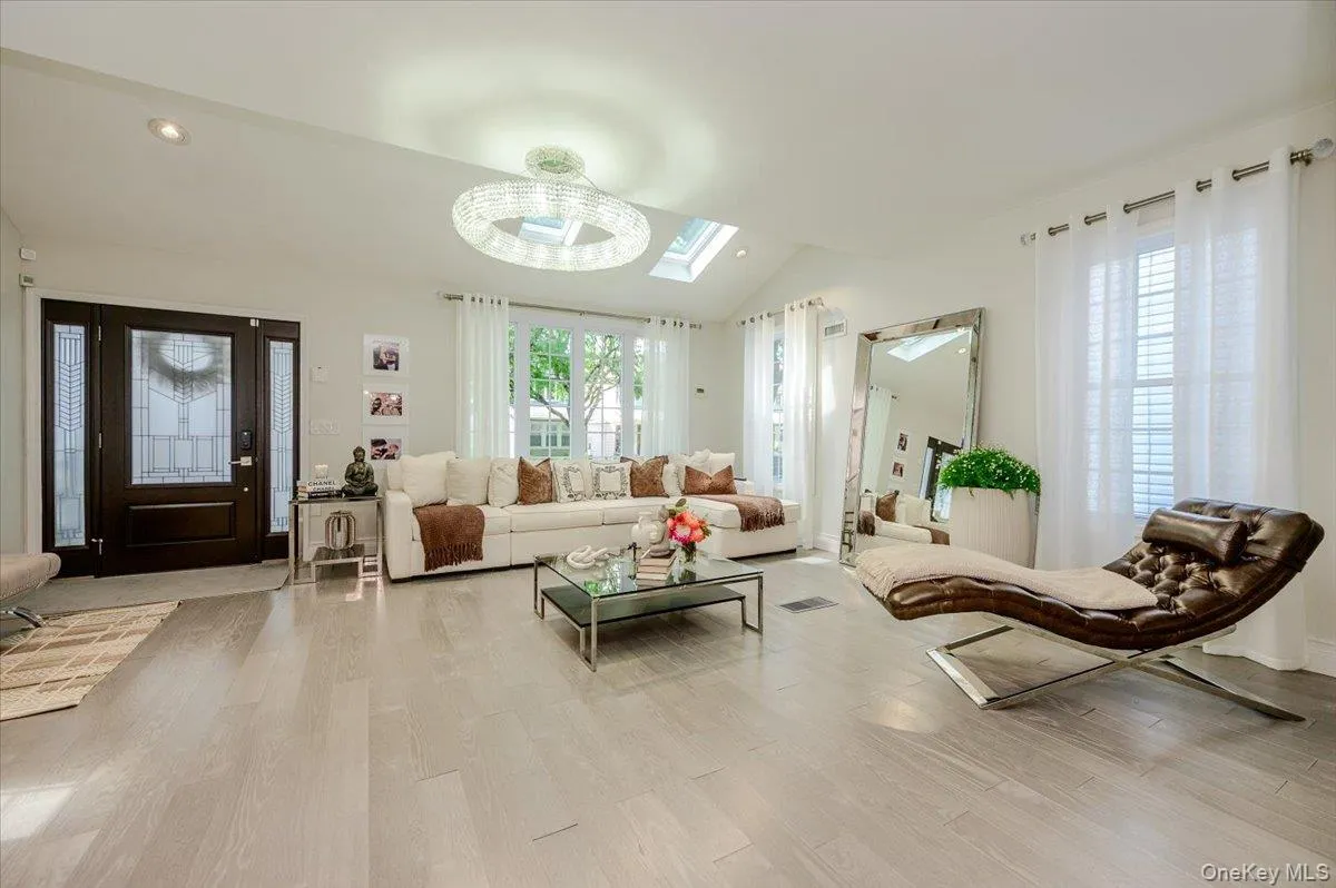 8941 240th Street, New York, NY, 3 Bedrooms Bedrooms, 6 Rooms Rooms,2 BathroomsBathrooms,Residential,For Rent,240th,0,1042088 8941 240th Street, New York, NY, 3 Bedrooms Bedrooms, 6 Rooms Rooms,2 BathroomsBathrooms,Residential,For Rent,240th,0,1042088