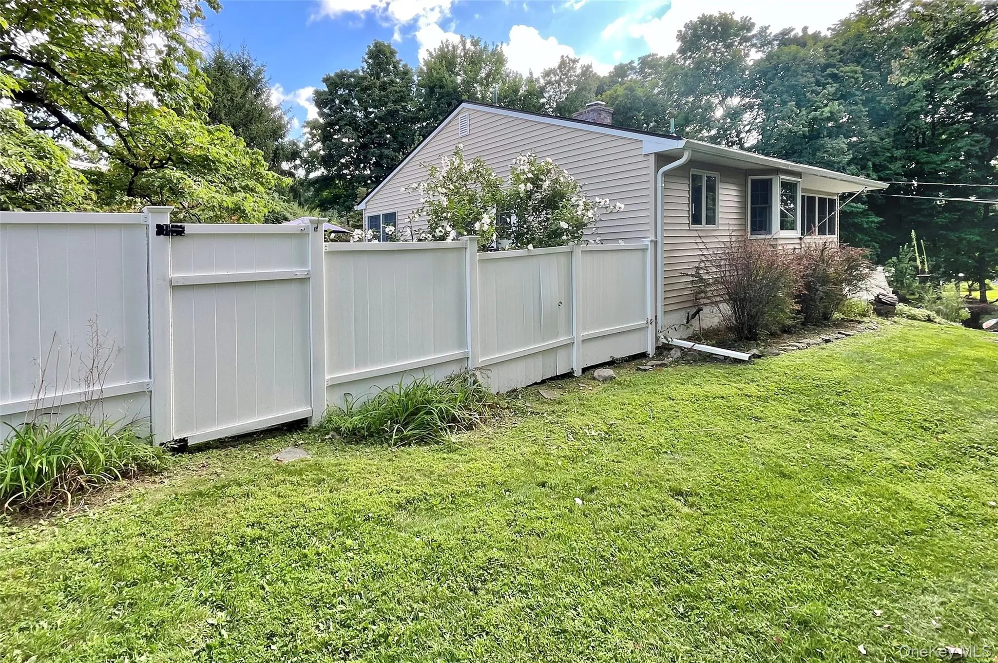 216 Spackenkill Road, Poughkeepsie, NY, 3 Bedrooms Bedrooms, 6 Rooms Rooms,2 BathroomsBathrooms,Residential,For Rent,Spackenkill,0,1042090 216 Spackenkill Road, Poughkeepsie, NY, 3 Bedrooms Bedrooms, 6 Rooms Rooms,2 BathroomsBathrooms,Residential,For Rent,Spackenkill,0,1042090
