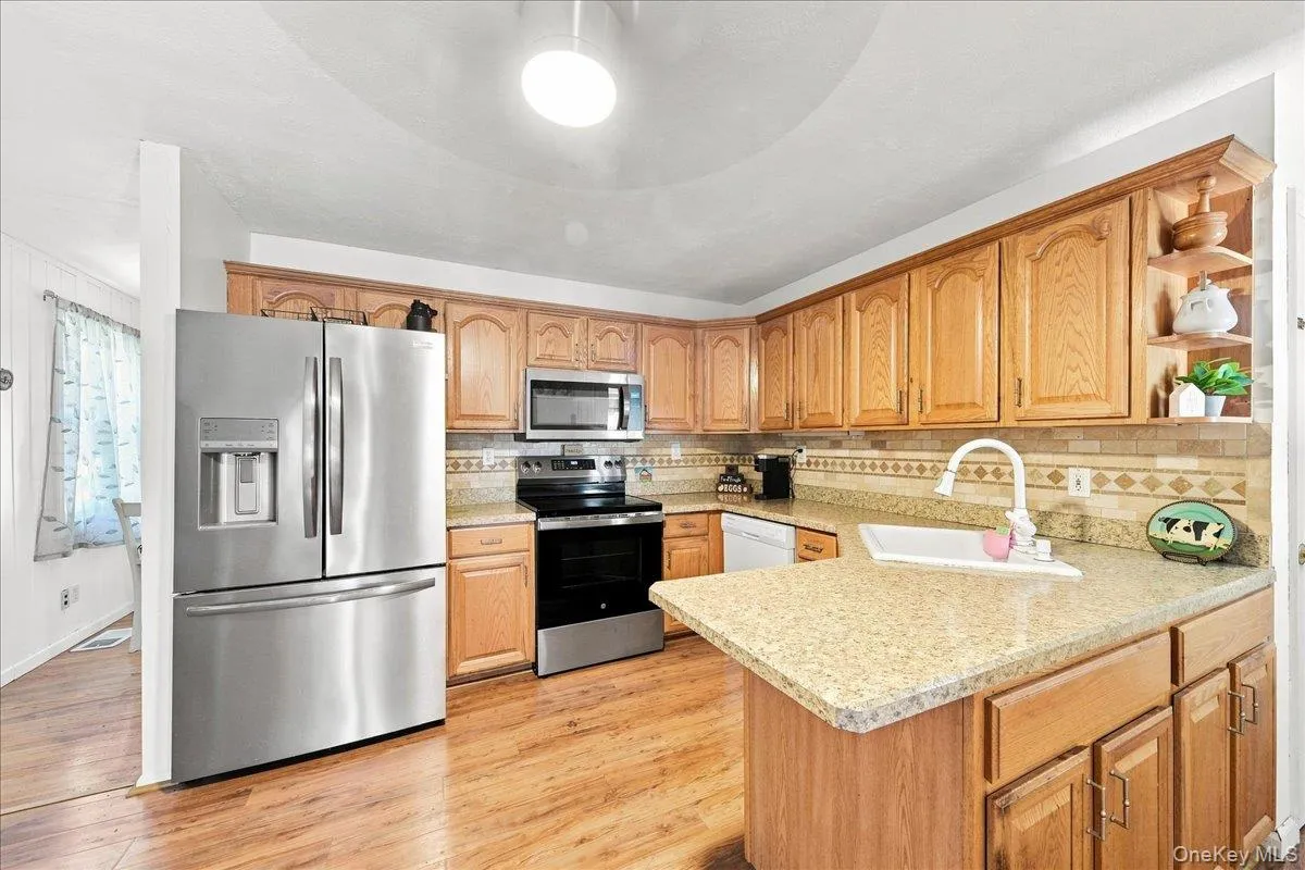 34 Fairfax Road, Fishkill, NY, 3 Bedrooms Bedrooms, 9 Rooms Rooms,2 BathroomsBathrooms,Residential,For Rent,Fairfax,0,1042092 34 Fairfax Road, Fishkill, NY, 3 Bedrooms Bedrooms, 9 Rooms Rooms,2 BathroomsBathrooms,Residential,For Rent,Fairfax,0,1042092
