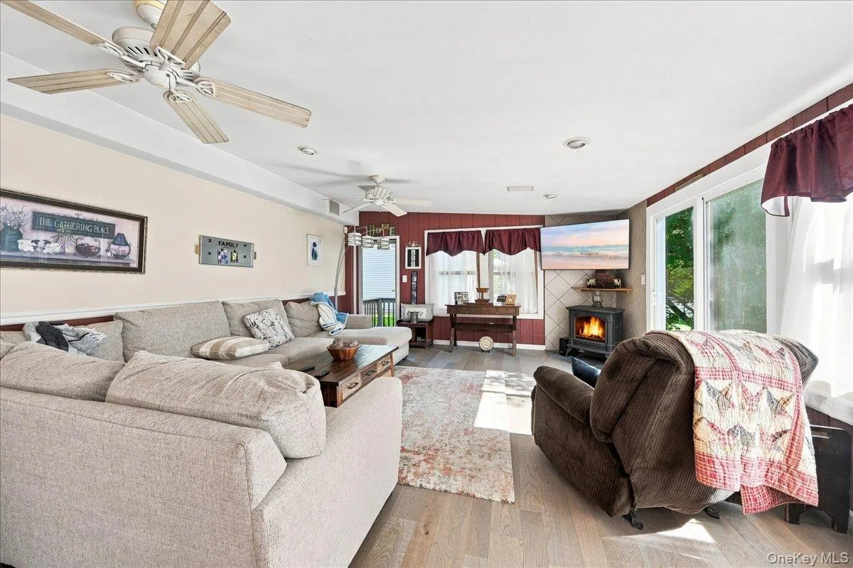 34 Fairfax Road, Fishkill, NY, 3 Bedrooms Bedrooms, 9 Rooms Rooms,2 BathroomsBathrooms,Residential,For Rent,Fairfax,0,1042092 34 Fairfax Road, Fishkill, NY, 3 Bedrooms Bedrooms, 9 Rooms Rooms,2 BathroomsBathrooms,Residential,For Rent,Fairfax,0,1042092