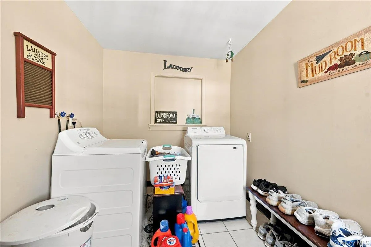 34 Fairfax Road, Fishkill, NY, 3 Bedrooms Bedrooms, 9 Rooms Rooms,2 BathroomsBathrooms,Residential,For Rent,Fairfax,0,1042092 34 Fairfax Road, Fishkill, NY, 3 Bedrooms Bedrooms, 9 Rooms Rooms,2 BathroomsBathrooms,Residential,For Rent,Fairfax,0,1042092