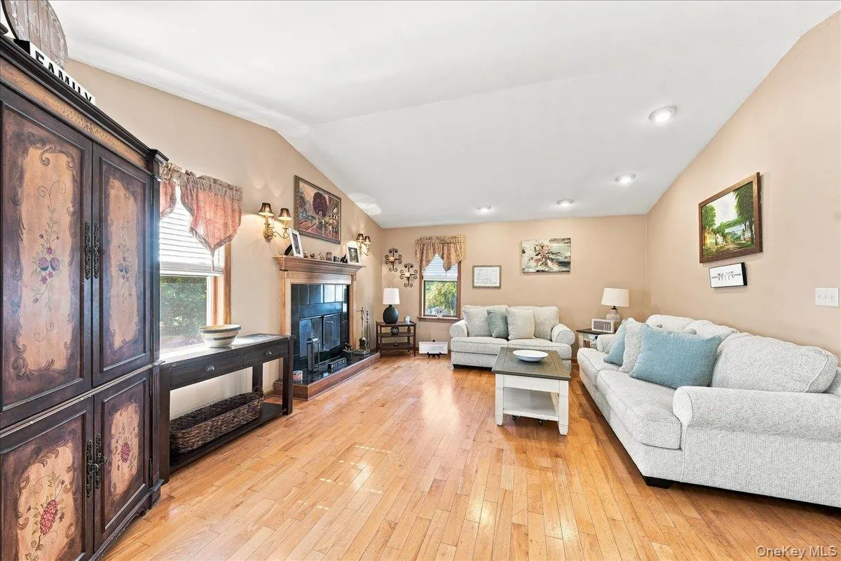 34 Fairfax Road, Fishkill, NY, 3 Bedrooms Bedrooms, 9 Rooms Rooms,2 BathroomsBathrooms,Residential,For Rent,Fairfax,0,1042092 34 Fairfax Road, Fishkill, NY, 3 Bedrooms Bedrooms, 9 Rooms Rooms,2 BathroomsBathrooms,Residential,For Rent,Fairfax,0,1042092