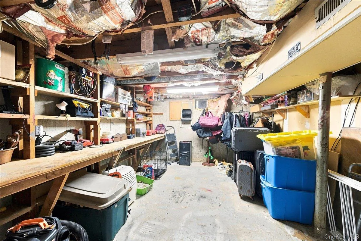 34 Fairfax Road, Fishkill, NY, 3 Bedrooms Bedrooms, 9 Rooms Rooms,2 BathroomsBathrooms,Residential,For Rent,Fairfax,0,1042092 34 Fairfax Road, Fishkill, NY, 3 Bedrooms Bedrooms, 9 Rooms Rooms,2 BathroomsBathrooms,Residential,For Rent,Fairfax,0,1042092