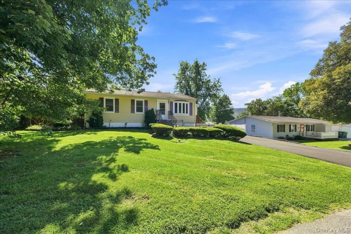 34 Fairfax Road, Fishkill, NY, 3 Bedrooms Bedrooms, 9 Rooms Rooms,2 BathroomsBathrooms,Residential,For Rent,Fairfax,0,1042092 34 Fairfax Road, Fishkill, NY, 3 Bedrooms Bedrooms, 9 Rooms Rooms,2 BathroomsBathrooms,Residential,For Rent,Fairfax,0,1042092