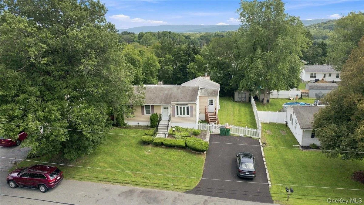 34 Fairfax Road, Fishkill, NY, 3 Bedrooms Bedrooms, 9 Rooms Rooms,2 BathroomsBathrooms,Residential,For Rent,Fairfax,0,1042092 34 Fairfax Road, Fishkill, NY, 3 Bedrooms Bedrooms, 9 Rooms Rooms,2 BathroomsBathrooms,Residential,For Rent,Fairfax,0,1042092