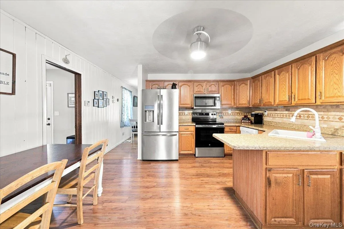 34 Fairfax Road, Fishkill, NY, 3 Bedrooms Bedrooms, 9 Rooms Rooms,2 BathroomsBathrooms,Residential,For Rent,Fairfax,0,1042092 34 Fairfax Road, Fishkill, NY, 3 Bedrooms Bedrooms, 9 Rooms Rooms,2 BathroomsBathrooms,Residential,For Rent,Fairfax,0,1042092